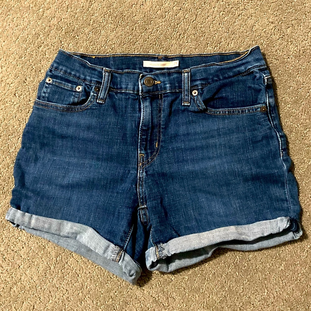 Women’s Levi’s shorts 29